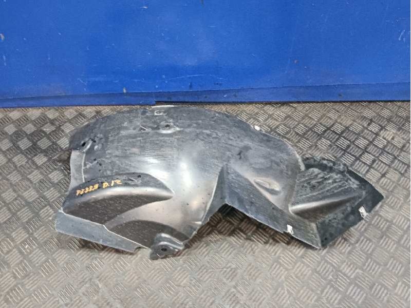 Recambio de plastico paso rueda delantero izquierdo para nissan interstar m1 fm referencia OEM IAM 63841003R  