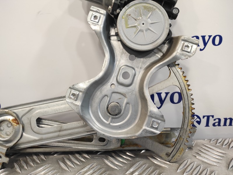 Recambio de elevalunas delantero izquierdo para toyota yaris 1.3 16v cat referencia OEM IAM 857200D210  0620202153