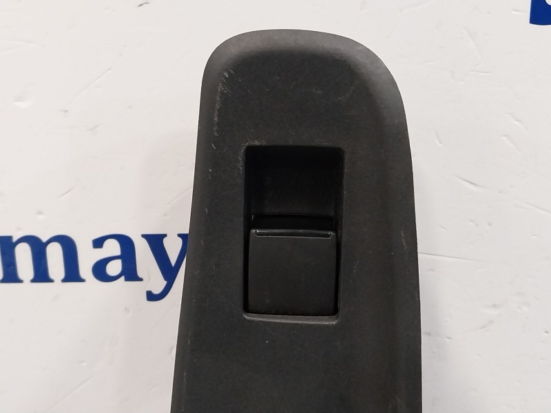 Recambio de mando elevalunas trasero derecho para toyota yaris cross cross (xp210) referencia OEM IAM 74271K0090  