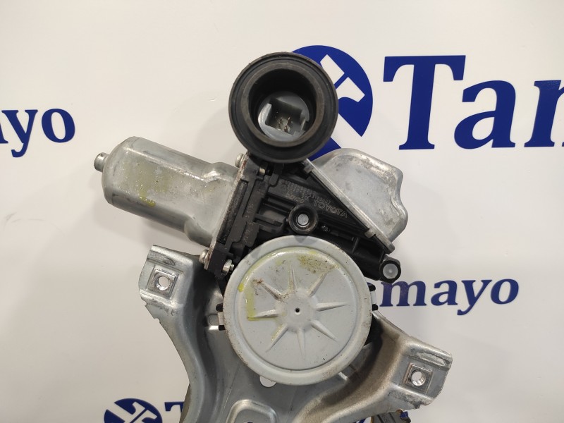 Recambio de elevalunas delantero izquierdo para toyota yaris 1.3 16v cat referencia OEM IAM 857200D210  0620202153