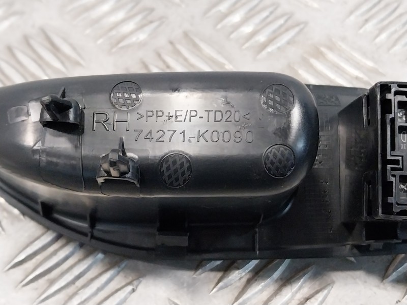 Recambio de mando elevalunas trasero derecho para toyota yaris cross cross (xp210) referencia OEM IAM 74271K0090  