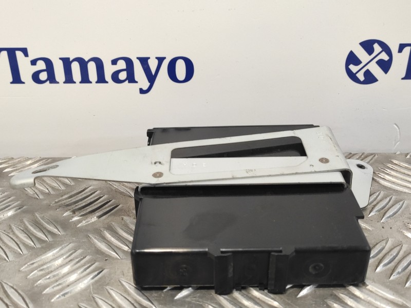 Recambio de modulo electronico para toyota yaris 1.3 16v cat referencia OEM IAM 896900D031  2830010581