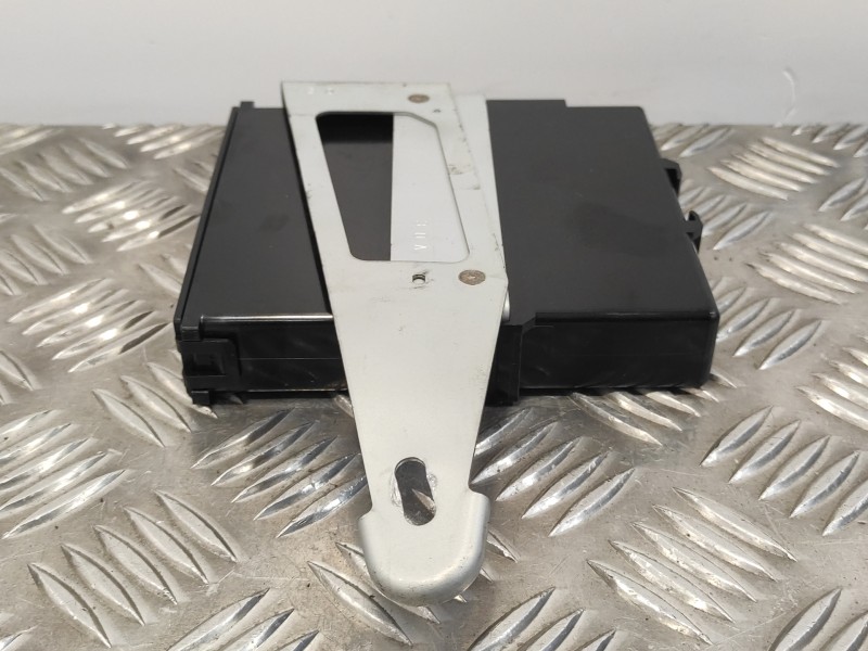 Recambio de modulo electronico para toyota yaris 1.3 16v cat referencia OEM IAM 896900D031  2830010581