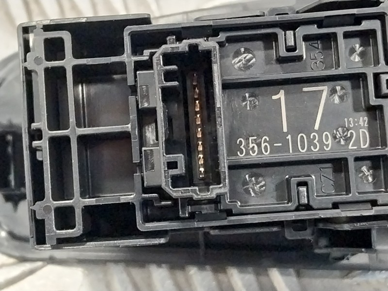Recambio de mando elevalunas trasero izquierdo para toyota yaris cross cross (xp210) referencia OEM IAM 74272K0090  