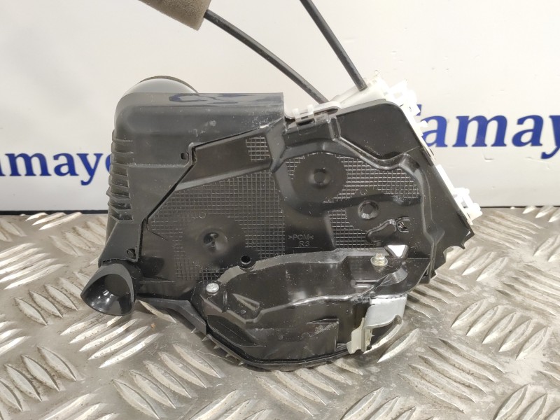 Recambio de cerradura puerta delantera derecha para toyota yaris cross cross (xp210) referencia OEM IAM M7319430M6  