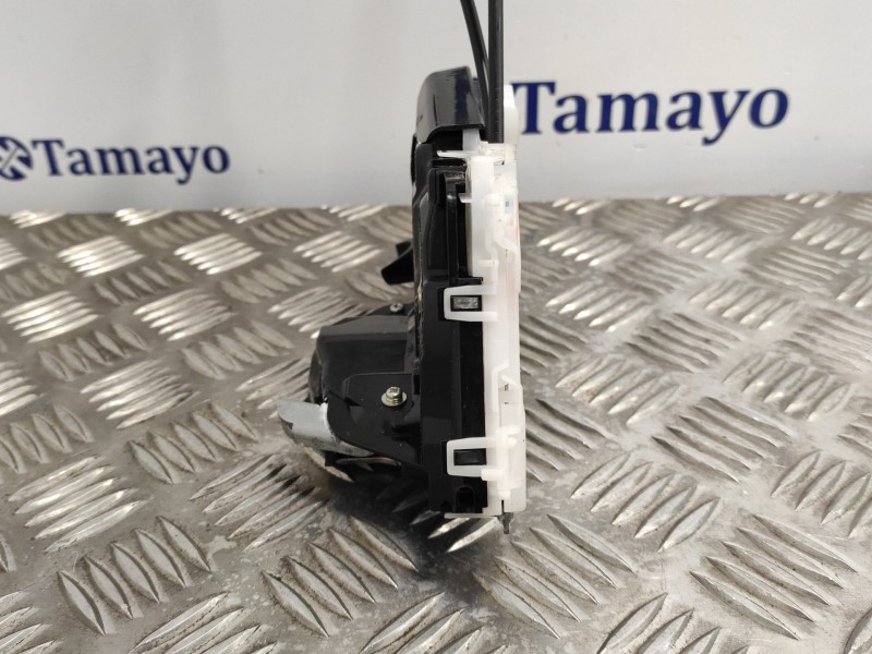 Recambio de cerradura puerta delantera derecha para toyota yaris cross cross (xp210) referencia OEM IAM M7319430M6  