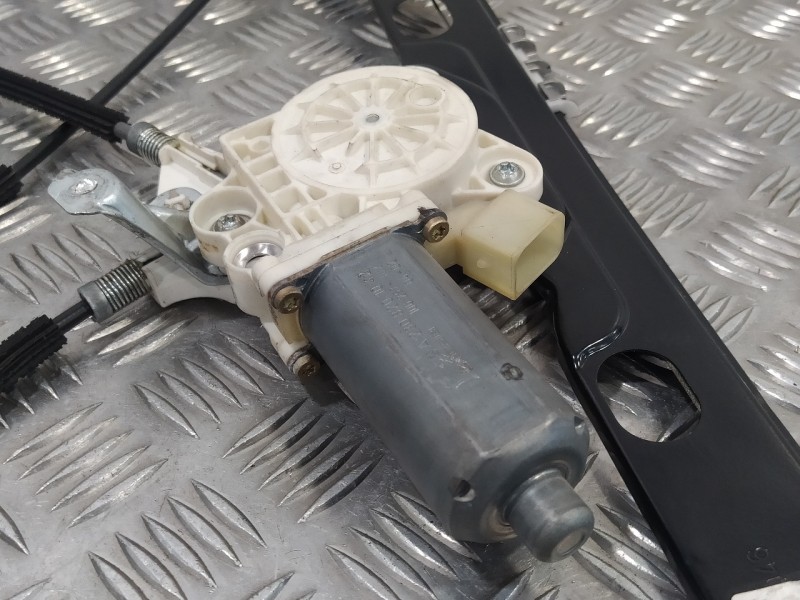 Recambio de elevalunas delantero izquierdo para mercedes-benz vaneo (w414) furgoneta compacta referencia OEM IAM A4147201046 A23