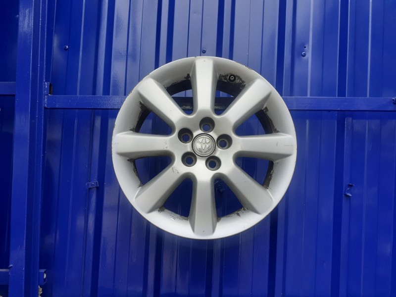 Recambio de llanta para toyota avensis berlina (t25) 2.2 d-4d cat referencia OEM IAM 4261105140B  