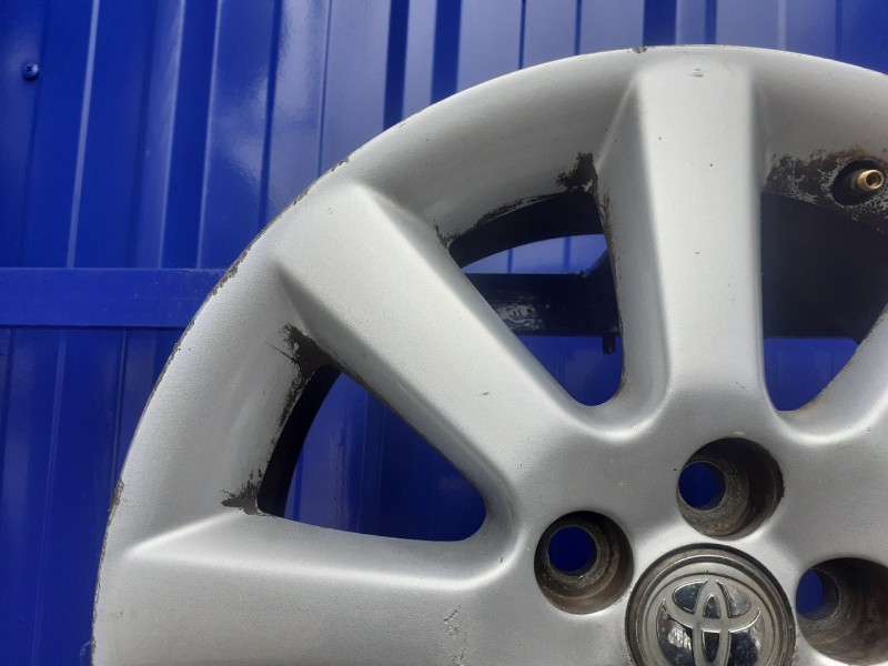 Recambio de llanta para toyota avensis berlina (t25) 2.2 d-4d cat referencia OEM IAM 4261105140B  