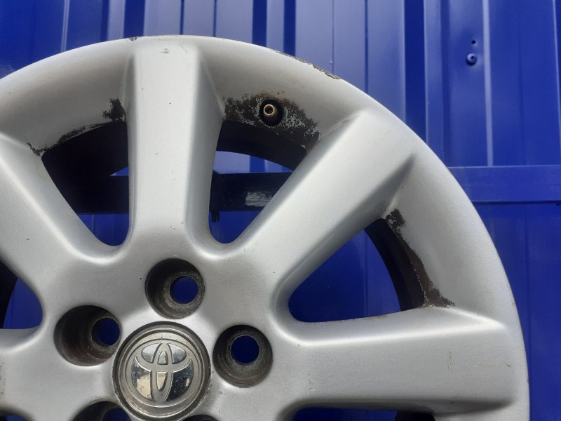 Recambio de llanta para toyota avensis berlina (t25) 2.2 d-4d cat referencia OEM IAM 4261105140B  