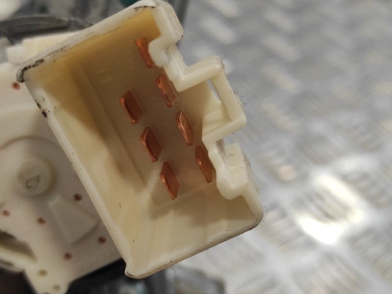 Recambio de columna direccion para toyota yaris 1.3 16v cat referencia OEM IAM 452500D182  JJ002004292