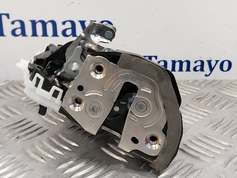 Recambio de cerradura puerta trasera izquierda para toyota yaris cross cross (xp210) referencia OEM IAM M7314460M6  