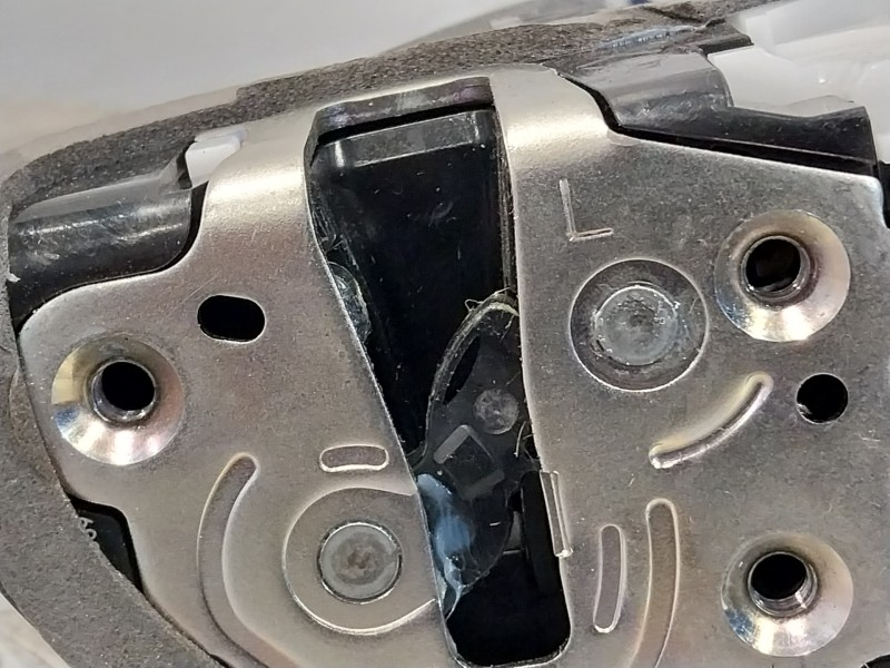 Recambio de cerradura puerta trasera izquierda para toyota yaris cross cross (xp210) referencia OEM IAM M7314460M6  