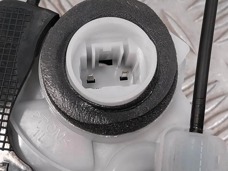 Recambio de cerradura puerta trasera izquierda para toyota yaris cross cross (xp210) referencia OEM IAM M7314460M6  