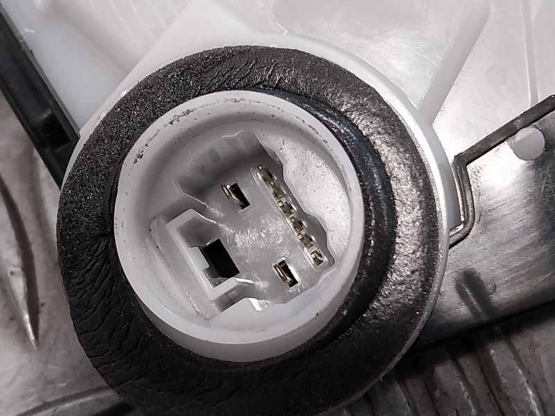 Recambio de cerradura puerta delantera izquierda para toyota yaris cross cross (xp210) referencia OEM IAM M7313660M6  