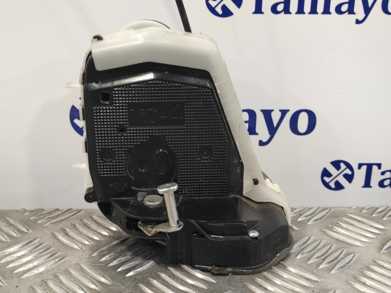 Recambio de cerradura puerta trasera izquierda para toyota yaris 1.3 16v cat referencia OEM IAM   