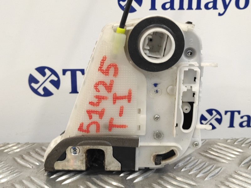 Recambio de cerradura puerta trasera izquierda para toyota yaris 1.3 16v cat referencia OEM IAM   