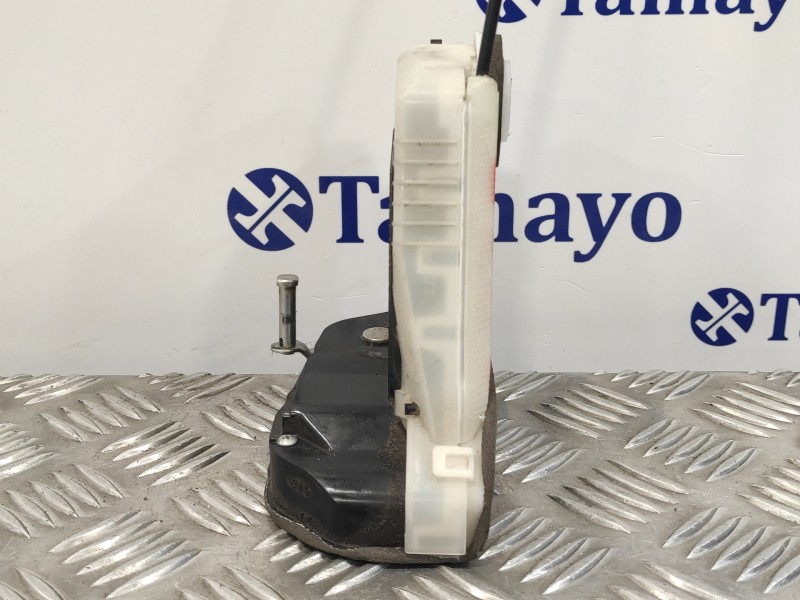 Recambio de cerradura puerta trasera izquierda para toyota yaris 1.3 16v cat referencia OEM IAM   