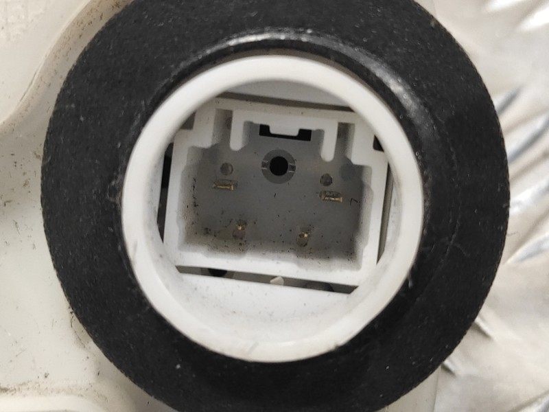 Recambio de cerradura puerta trasera izquierda para toyota yaris 1.3 16v cat referencia OEM IAM   