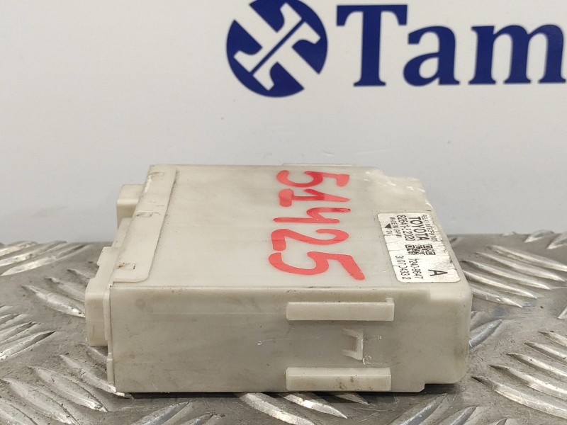 Recambio de modulo electronico para toyota yaris 1.3 16v cat referencia OEM IAM 8264152020  72409647