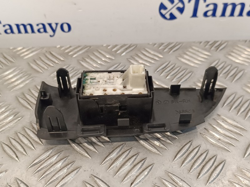 Recambio de mando elevalunas trasero derecho para toyota prius (nhw30) 1.8 16v cat referencia OEM IAM 7427147060  