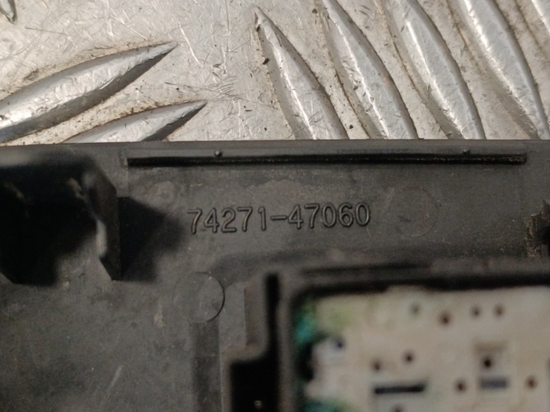 Recambio de mando elevalunas trasero derecho para toyota prius (nhw30) 1.8 16v cat referencia OEM IAM 7427147060  