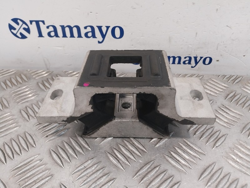 Recambio de soporte motor izquierdo para nissan interstar m1 fm referencia OEM IAM 8200676857  