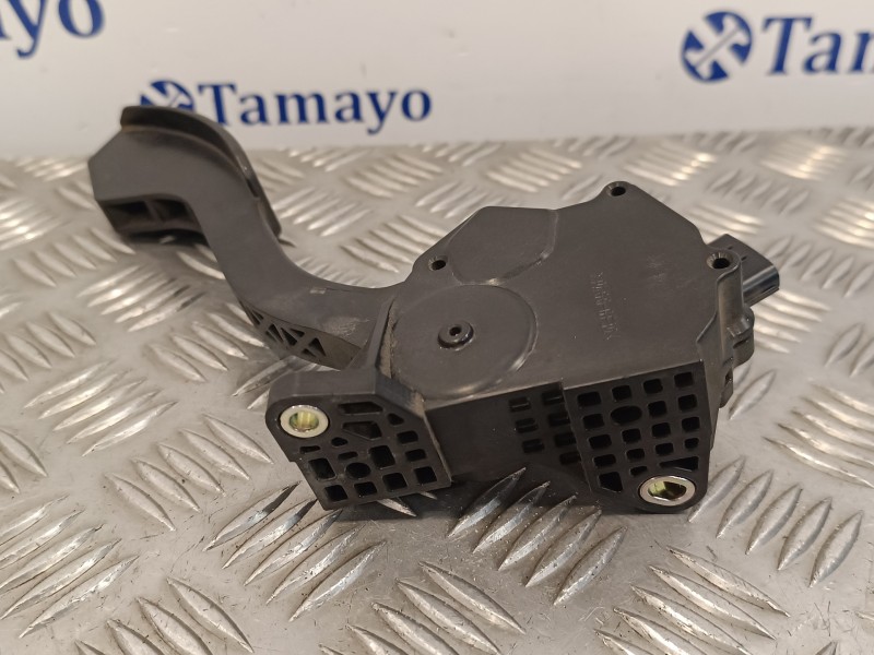 Recambio de pedal acelerador para toyota prius (nhw30) 1.8 16v cat referencia OEM IAM 7811012010  1988007310