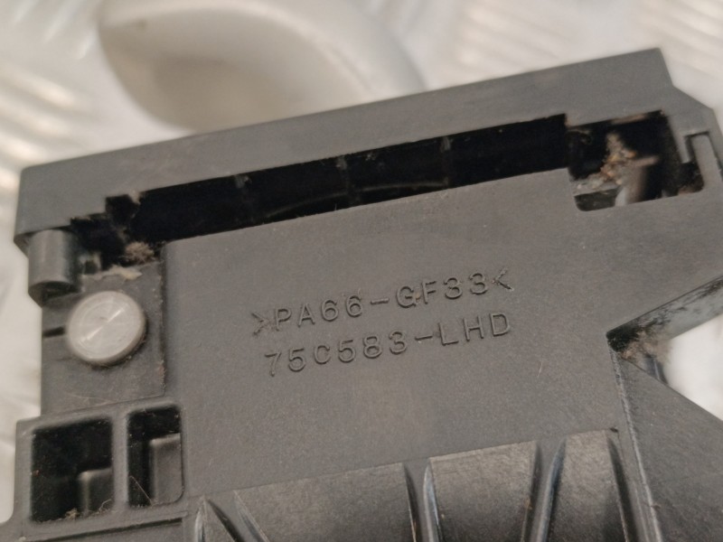 Recambio de palanca cambio para toyota prius (nhw30) 1.8 16v cat referencia OEM IAM 75C583LHD  
