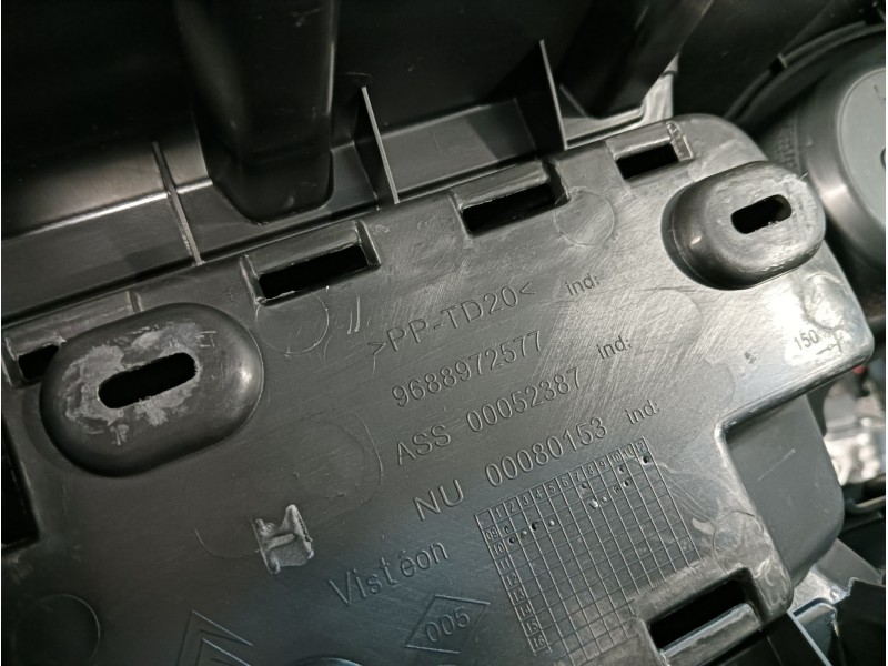 Recambio de apoyabrazos central para citroën c4 lim. 1.6 hdi fap referencia OEM IAM 9688972577  