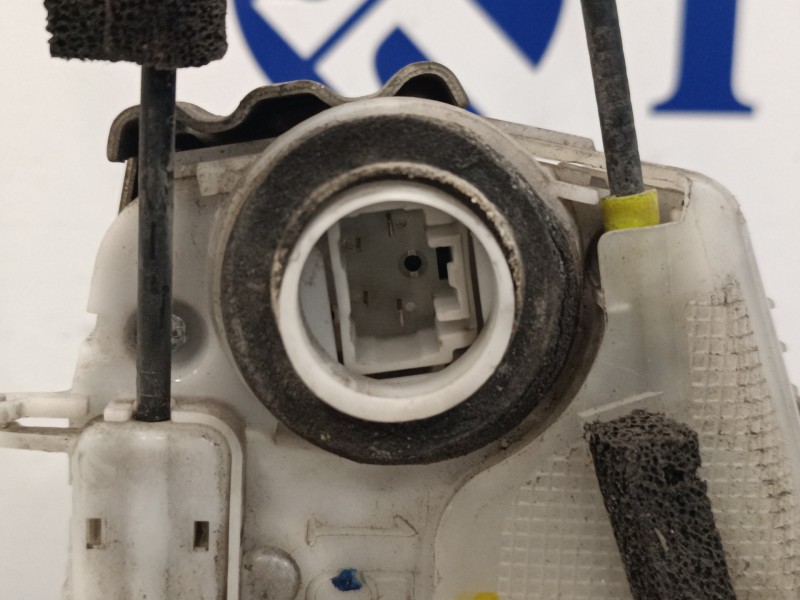 Recambio de cerradura puerta trasera derecha para toyota prius (nhw30) 1.8 16v cat referencia OEM IAM   