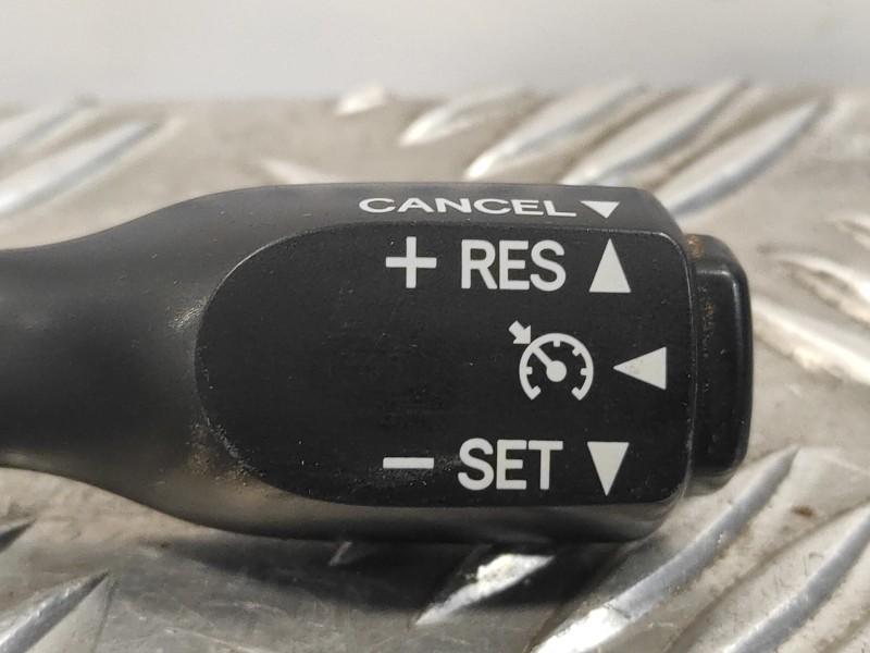 Recambio de mando control velocidad para toyota yaris 1.3 16v cat referencia OEM IAM 18A174  