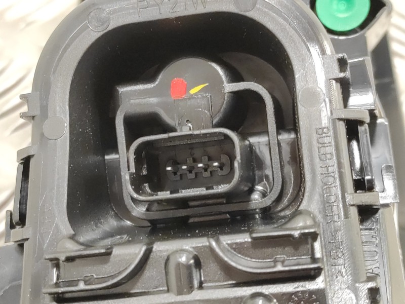 Recambio de piloto trasero derecho para renault clio iv 0.9 energy referencia OEM IAM 265509846R  
