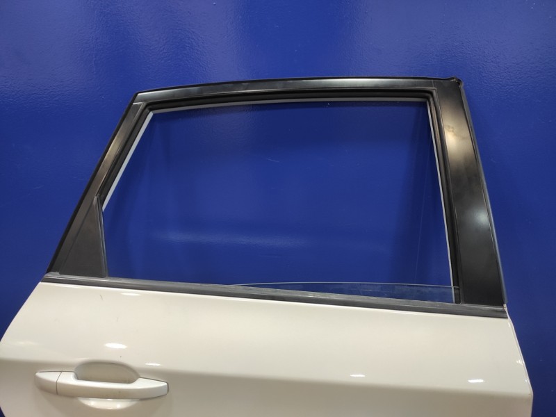 Recambio de puerta trasera derecha para subaru impreza g12 2.0 diesel cat referencia OEM IAM   