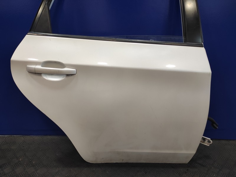 Recambio de puerta trasera derecha para subaru impreza g12 2.0 diesel cat referencia OEM IAM   