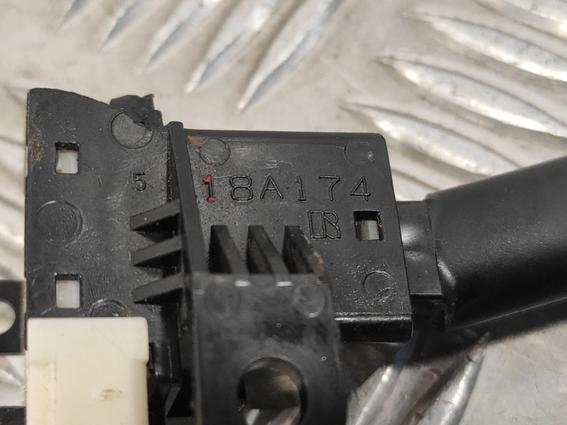 Recambio de mando control velocidad para toyota yaris 1.3 16v cat referencia OEM IAM 18A174  