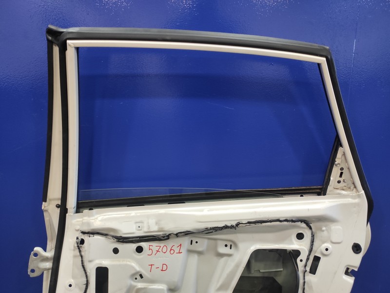 Recambio de puerta trasera derecha para subaru impreza g12 2.0 diesel cat referencia OEM IAM   