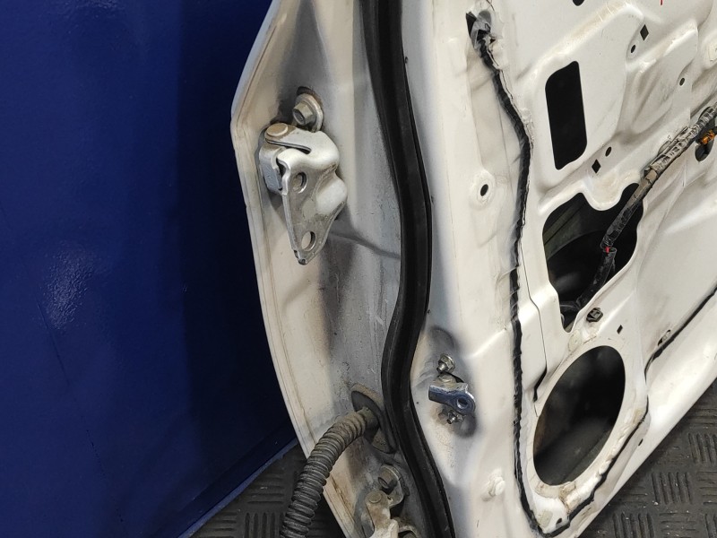 Recambio de puerta trasera derecha para subaru impreza g12 2.0 diesel cat referencia OEM IAM   