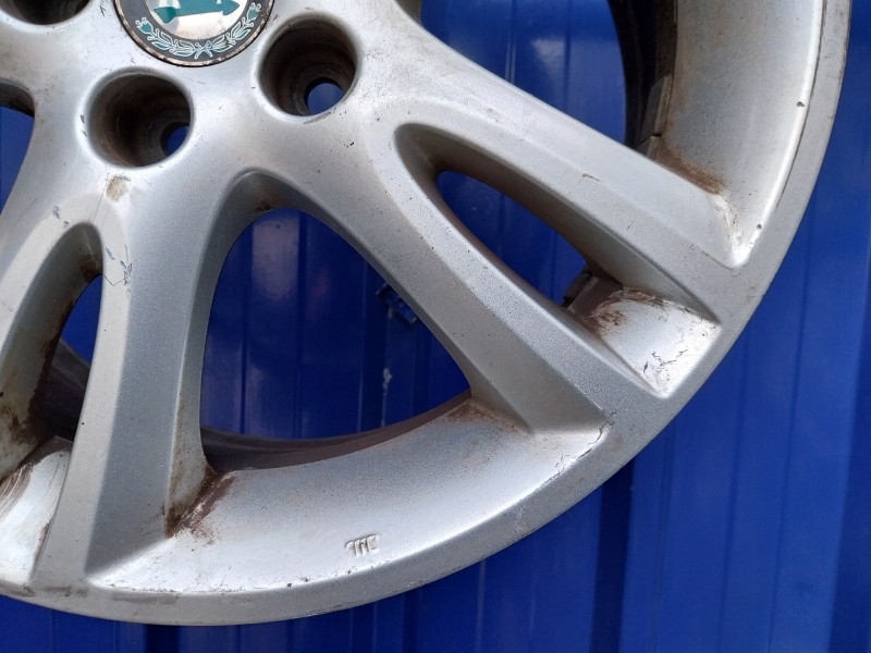 Recambio de llanta para skoda roomster (5j7) 1.9 tdi referencia OEM IAM 5J0601025  