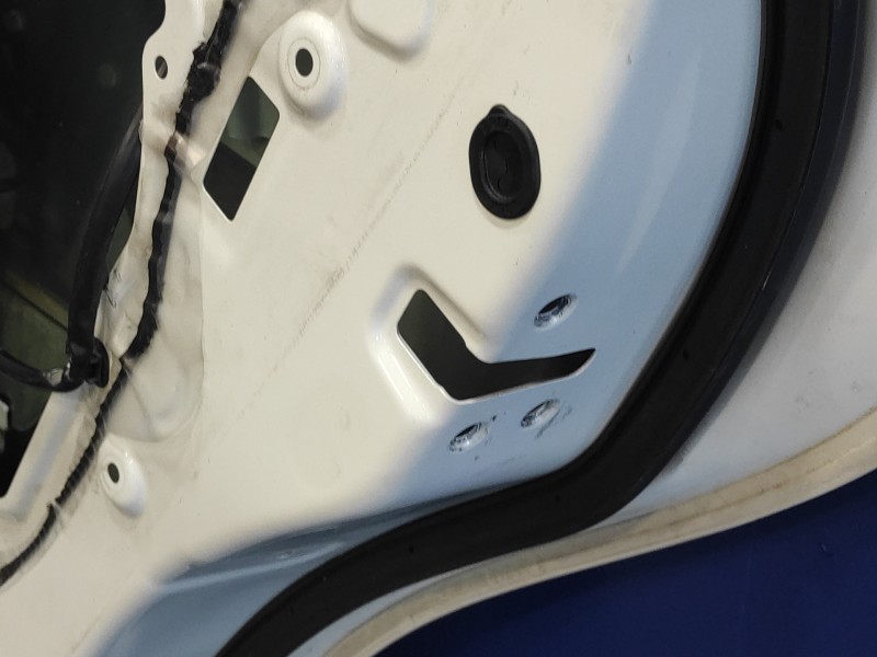 Recambio de puerta trasera derecha para subaru impreza g12 2.0 diesel cat referencia OEM IAM   