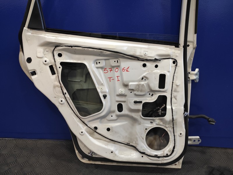 Recambio de puerta trasera izquierda para subaru impreza g12 2.0 diesel cat referencia OEM IAM   