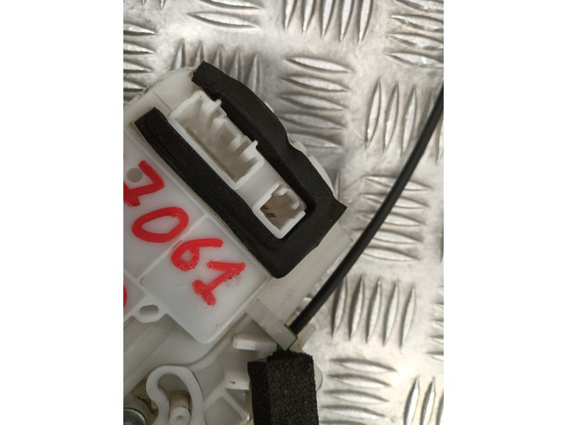 Recambio de cerradura puerta trasera derecha para subaru impreza g12 2.0 diesel cat referencia OEM IAM   