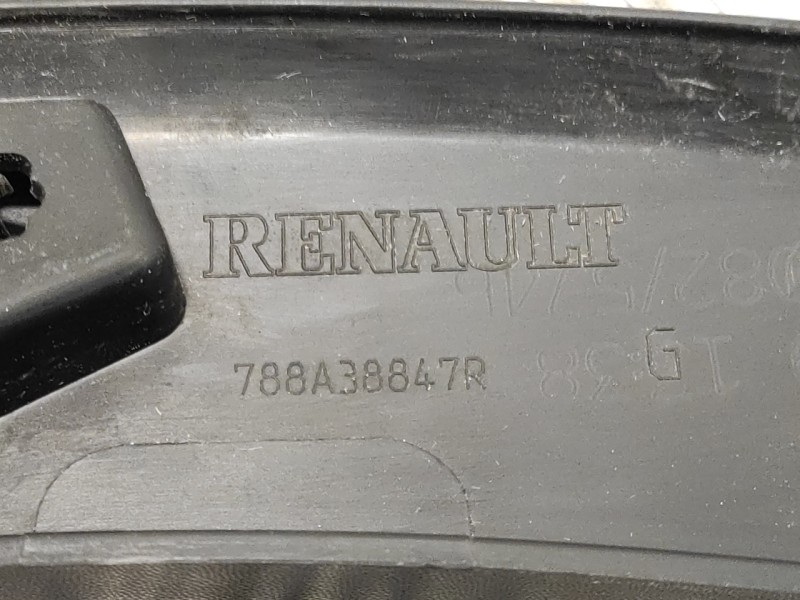 Recambio de aletin trasero izquierdo para renault captur referencia OEM IAM 788A38847R  