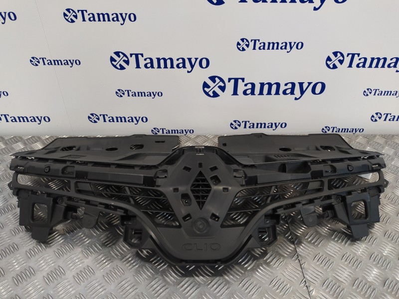 Recambio de rejilla delantera para renault clio iv 1.5 dci diesel fap referencia OEM IAM 622563184R  