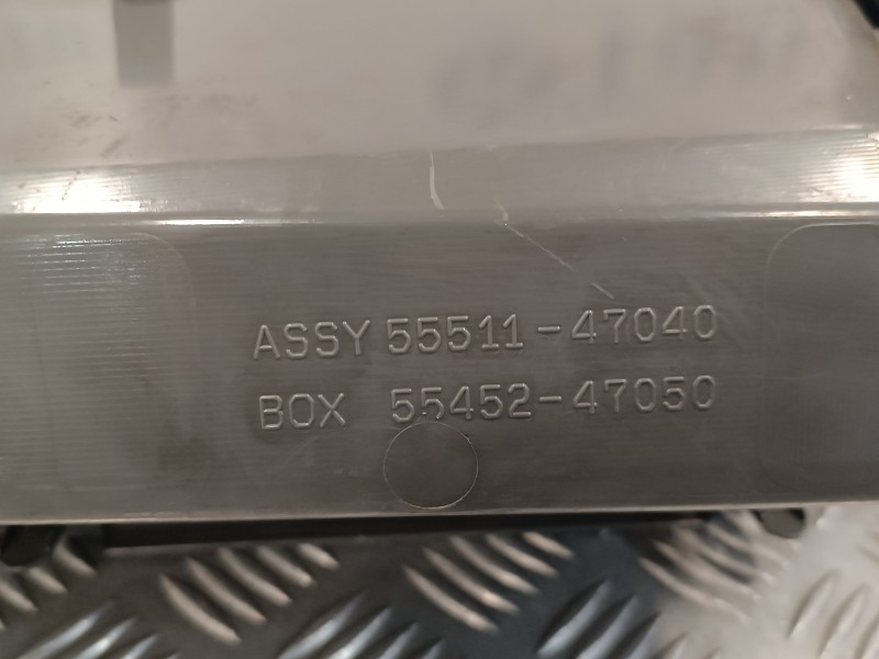 Recambio de guantera para toyota prius (nhw30) 1.8 16v cat referencia OEM IAM 5551147040  5545247050