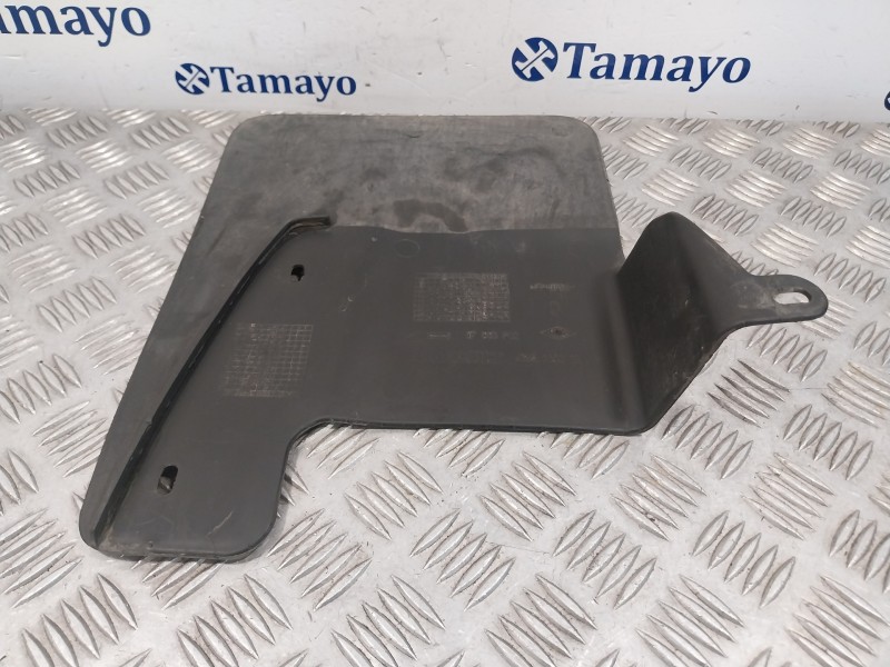 Recambio de moldura para nissan interstar m1 fm referencia OEM IAM 638500003R  