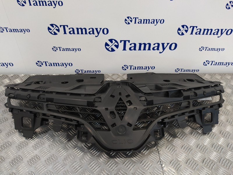 Recambio de rejilla delantera para renault clio iv 1.2 tce referencia OEM IAM 622563184R  