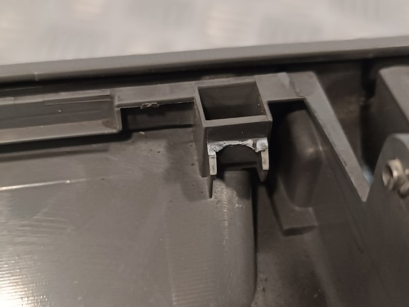 Recambio de guantera para toyota prius (nhw30) 1.8 16v cat referencia OEM IAM 5551147040  5545247050