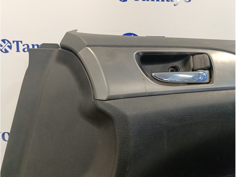 Recambio de guarnecido puerta delantera derecha para subaru impreza g12 2.0 diesel cat referencia OEM IAM 94218FG000  
