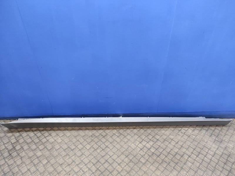 Recambio de estribo para bmw serie 3 lim. (f30) referencia OEM IAM 51777256912  